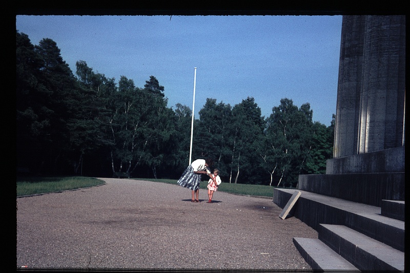34.Walhalla jul 1966 Mama,Marion.JPG